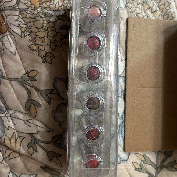 New in sealed box- Lipstick Fiend - Picture 3 of 3